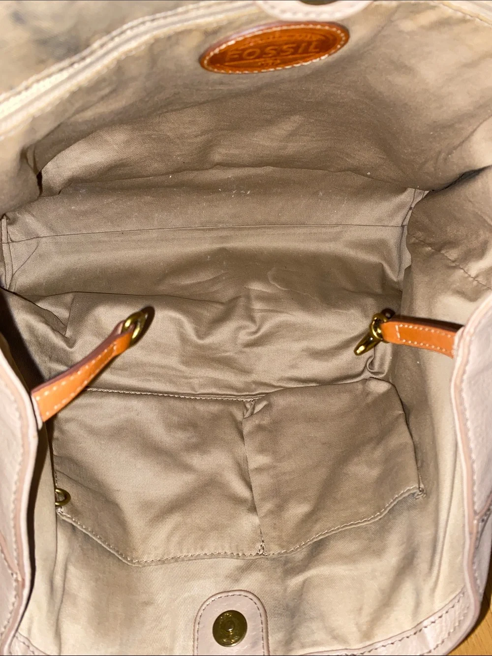 ! Fossil Leather tote 16(13)x10x5”
